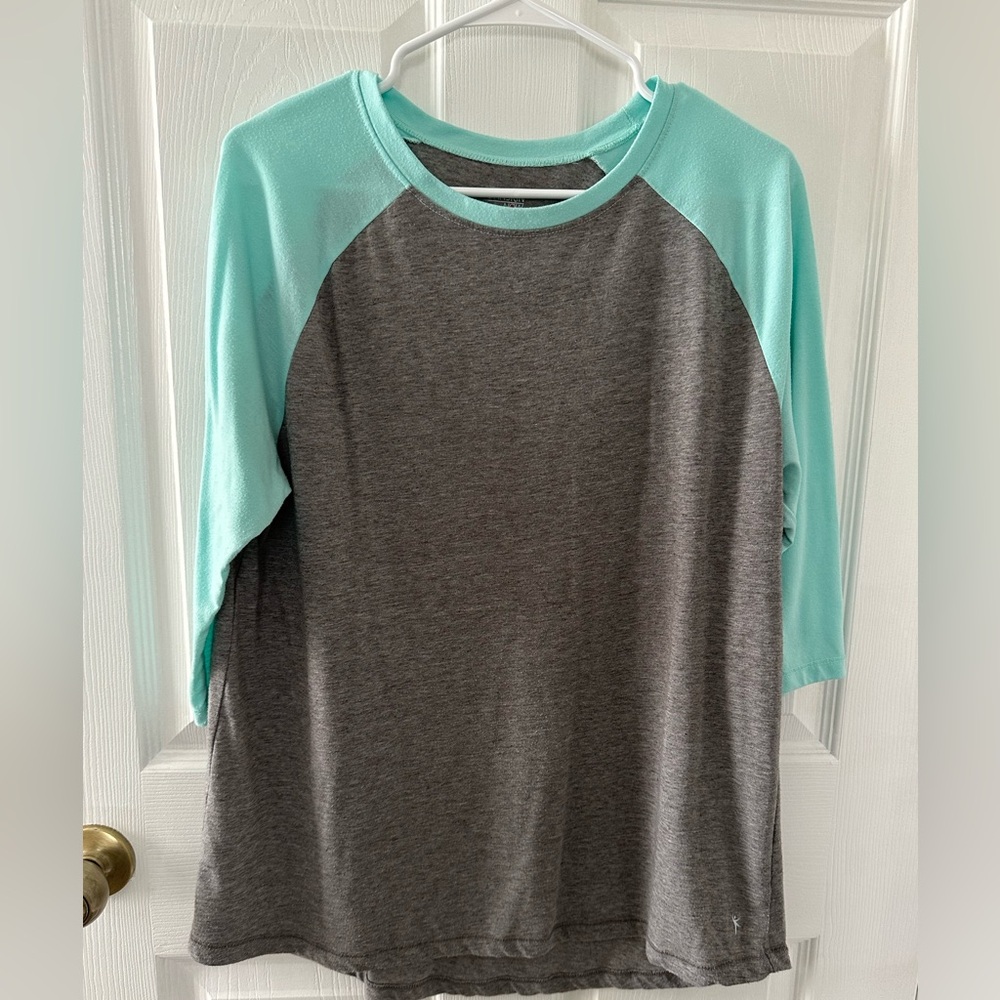 Danskin Now Grey Tee with Mint Trim